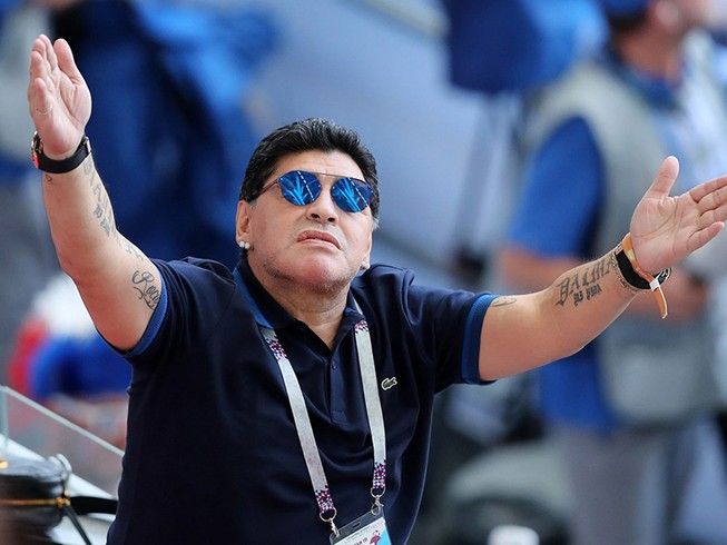 Người Anh lại bị Maradona xát muối vào vết thương