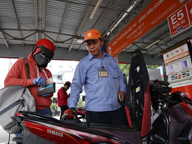Giá cả tăng nếu lại tăng thuế xăng dầu