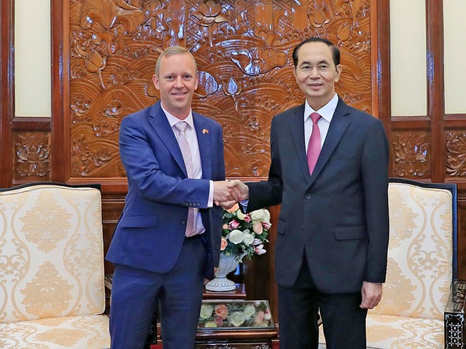 Chủ tịch nước Trần Đại Quang tiếp các đại sứ trình quốc thư