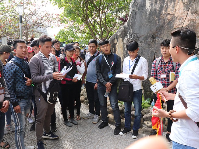 Mạnh tay dẹp hướng dẫn viên chui Trung Quốc