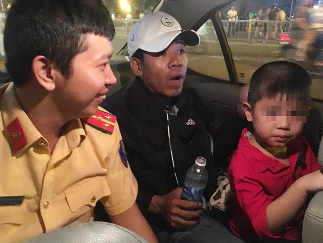 ‘Nghề tay trái’ của cảnh sát giao thông
