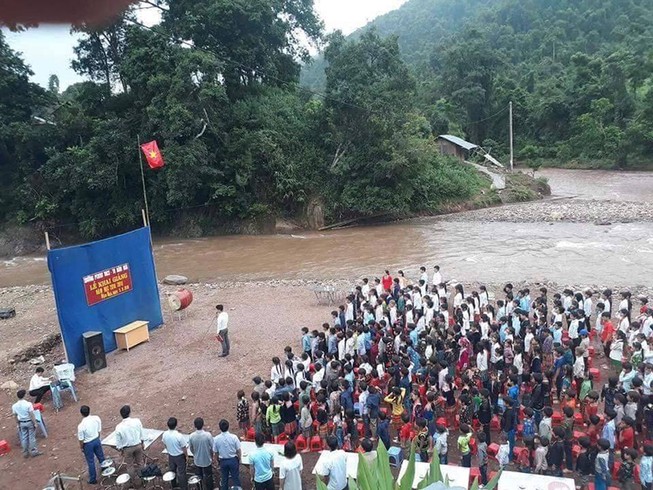 Nốt lặng trong lễ khai giảng