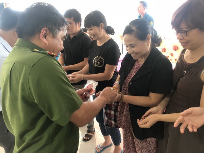 Gọi công an phường dễ hơn nhờ cái móc khóa