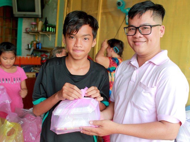 Trung thu và ước mơ phát bún của Nhi…