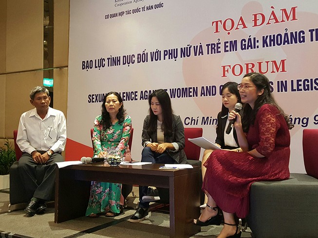 Tố quấy rối tình dục xong bị gièm pha, dè bỉu
