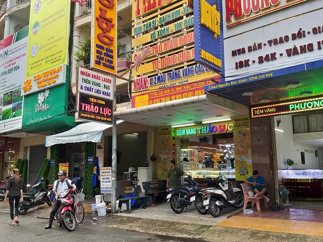 Từ vụ đổi 100 USD: Cần sửa Nghị định 96