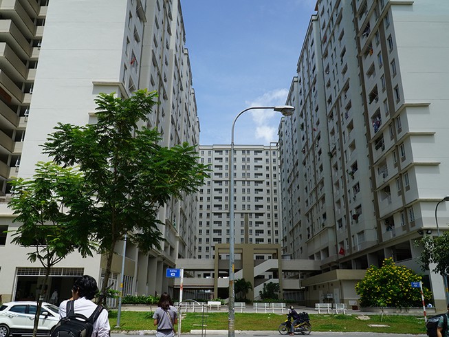 Bán đấu giá nhà tái định cư cho dân, tại sao không?