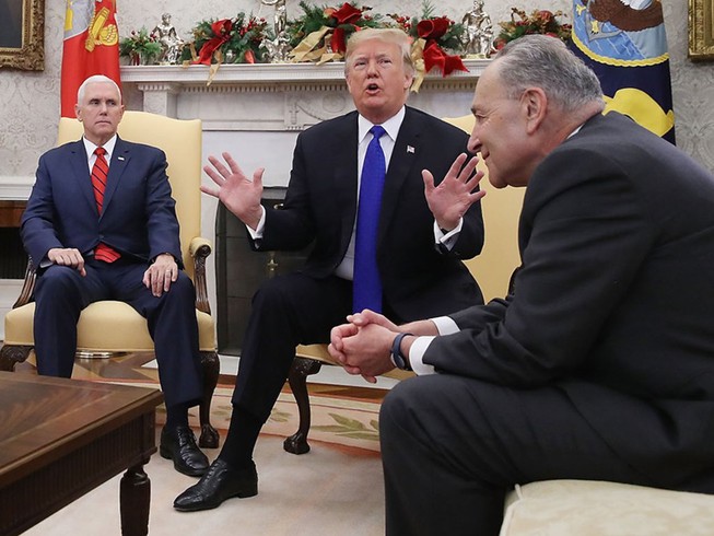 Cuộc cãi nhau nảy lửa giữa ông Trump và đảng Dân chủ