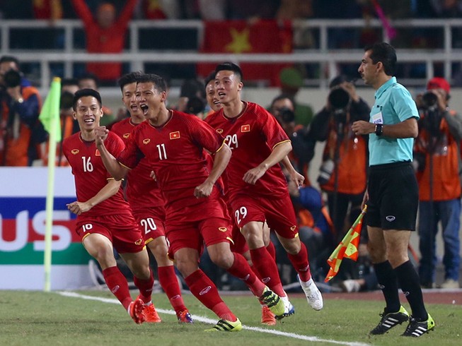Báo chí quốc tế ‘ngả mũ’ trước nhà vô địch AFF Cup