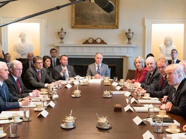Nội các 2019 khiếm khuyết của chính phủ Trump