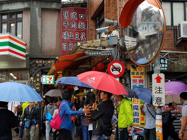 Chặn người Việt đi du lịch rồi ‘biến mất’