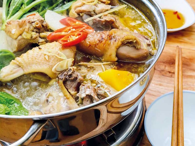 Ăn rong hàng ‘độc’ Sài Gòn