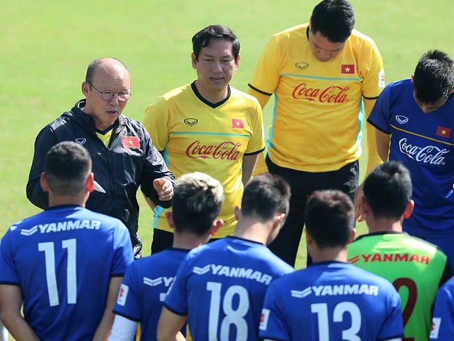Chờ cái gật đầu của ông Park!