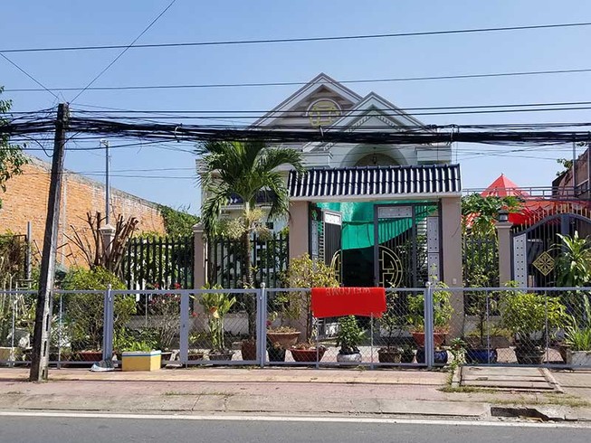 Không ghép được giấy đỏ vì hàng xóm dọa tranh chấp