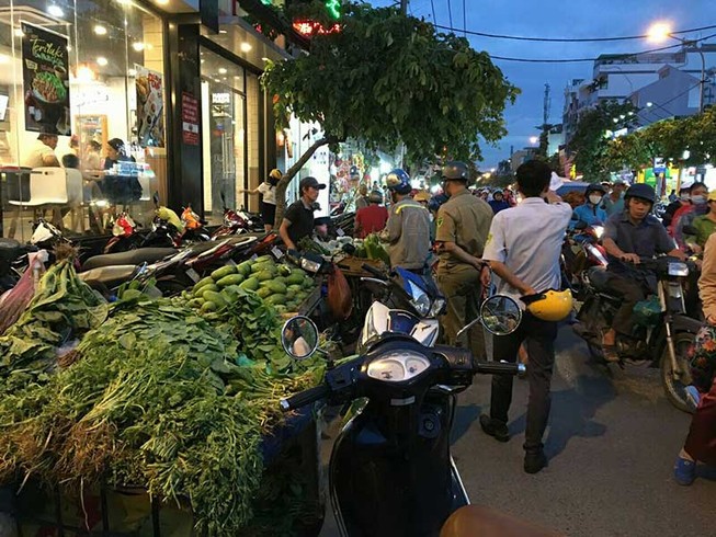 Lòng dân phải thuận, dẹp chợ mới xong!