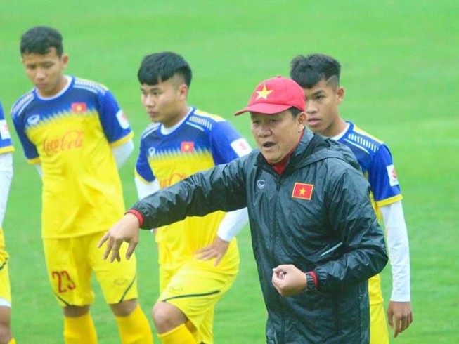 Vất vả tìm thầy cho U-22 Việt Nam