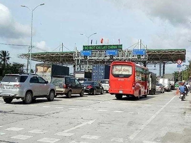 Tuyên truyền cho tài xế khi qua trạm BOT Cai Lậy