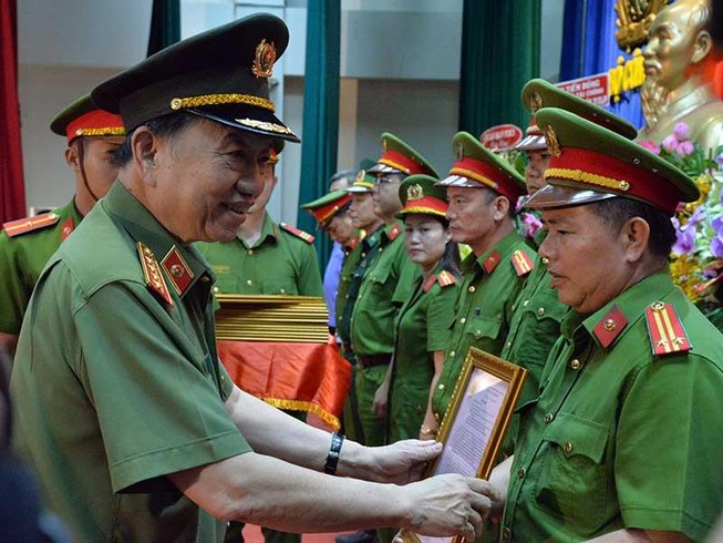 Bộ trưởng Tô Lâm: 'Có tín hiệu là hàng tấn ma túy sẽ tuồn vào'