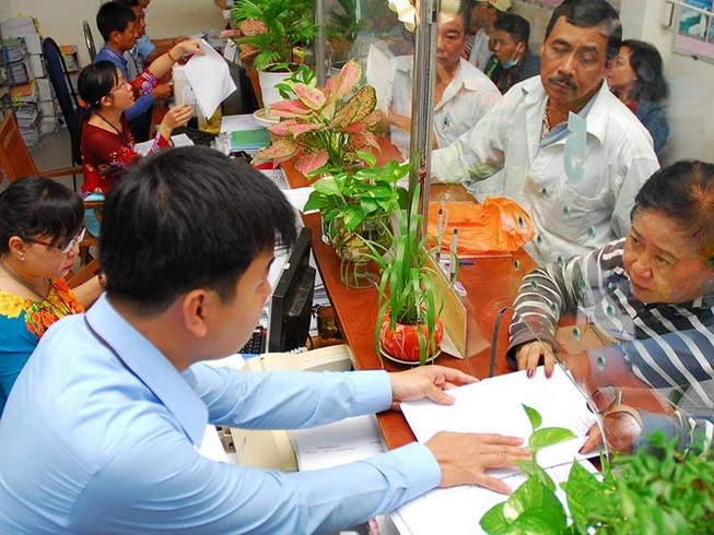 Đo lòng dân từ thủ tục nhà đất, xây dựng