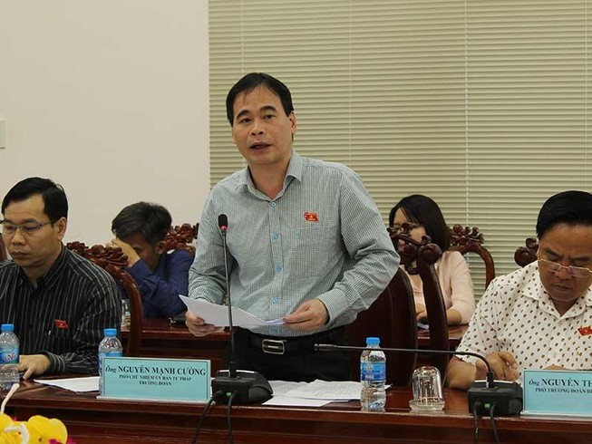 Việc giám định tử thi nên giao một đầu mối