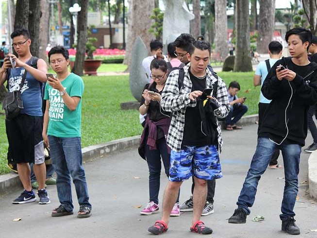 Nhiều phản đối thu thuế đặc biệt điện thoại di động