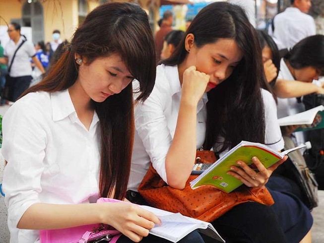 ‘Chạy nước rút’ học ôn thi THPT