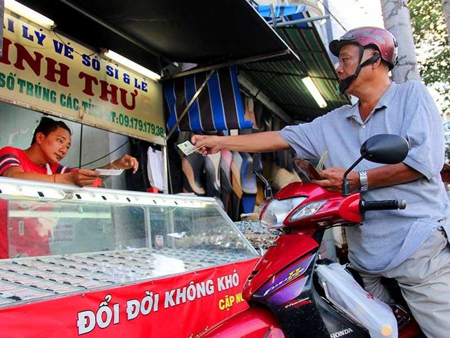 Vietlott tuột dốc, vé số truyền thống lên ngôi: Vì sao?