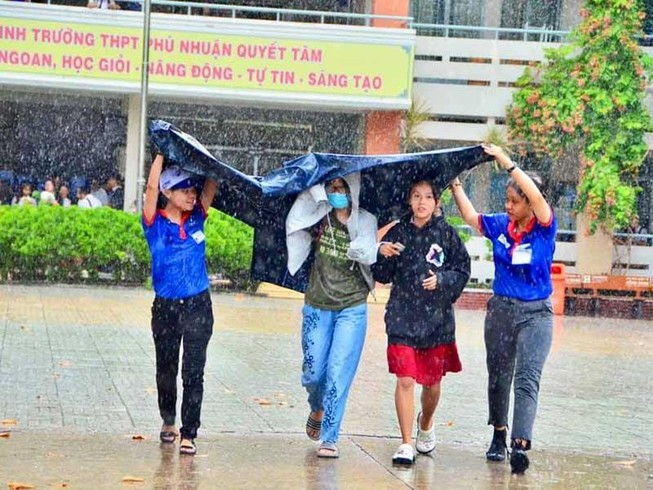 Tiếp sức mùa thi ‘thất nghiệp’