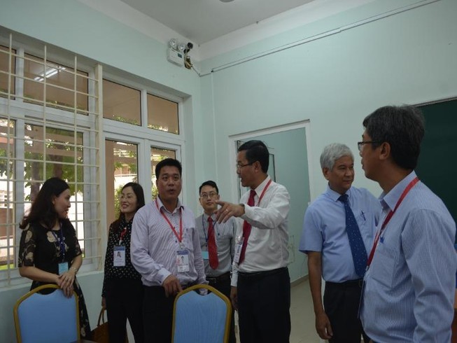 Kiểm tra phòng chấm thi tại TP.HCM. Ảnh: ĐK