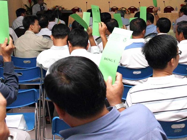 Nóng ghế kiếm tiền cho VFF