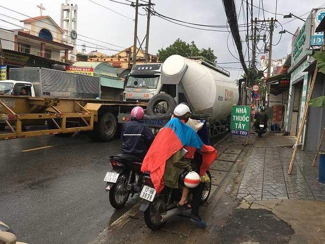 Đường 'tử thần' Nguyễn Duy Trinh cần gấp rút mở rộng
