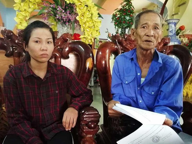 2 năm đi đòi mẩu xương cho cha