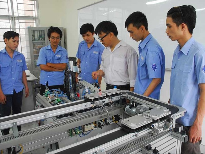 Bộ trưởng Lê Vĩnh Tân: ‘Đừng để nhân tài bị rủi ro’