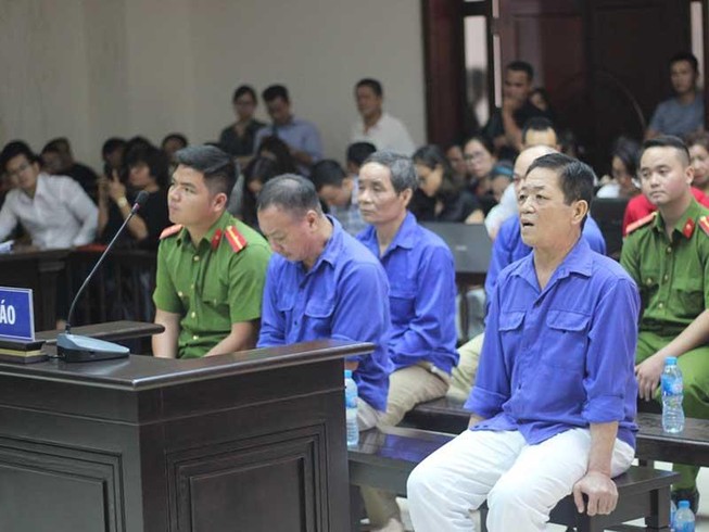 Hưng ‘kính’ bảo kê ở chợ Long Biên lãnh án