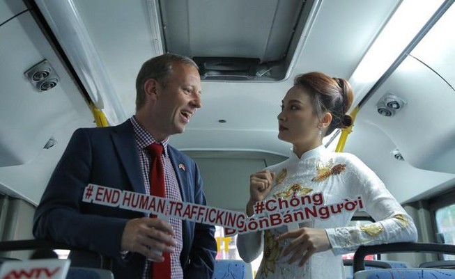 Đại sứ Anh truyền thông điệp chống mua bán người