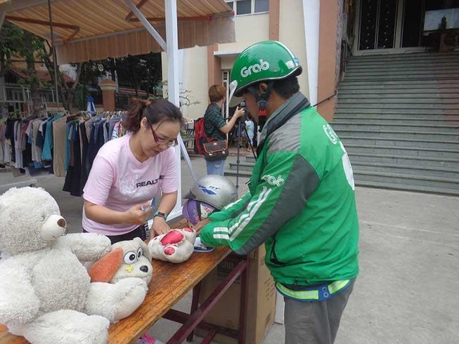 Bác Grab ở phiên chợ 0 đồng