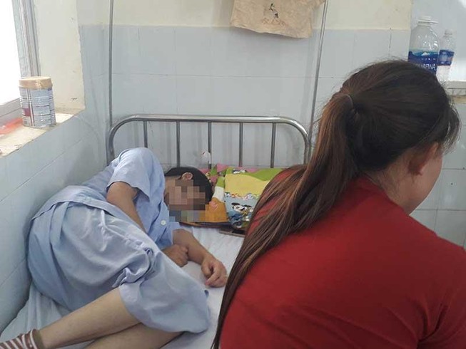 Khó xử hình sự tài xế đuổi sản phụ xuống xe