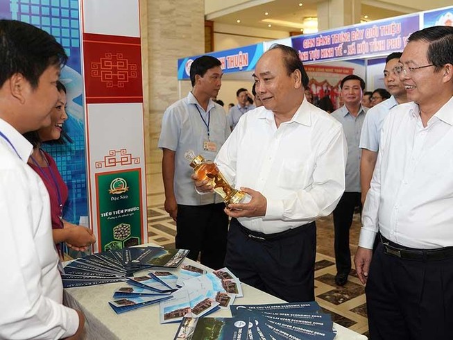 Thủ tướng: ‘Miền Trung phải bàn tiến chứ không bàn lui’