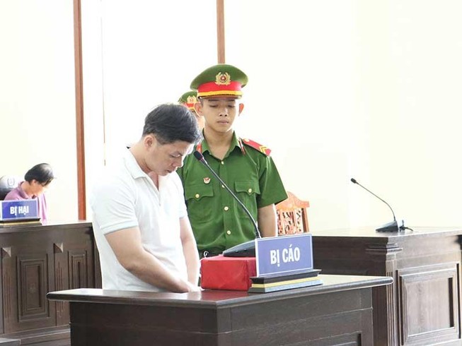 Cú lừa chạy việc vào ngành công an