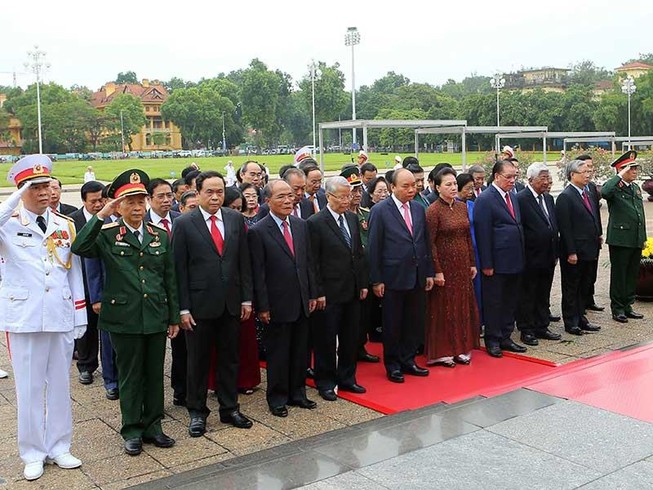 Lãnh đạo Đảng, Nhà nước viếng Chủ tịch Hồ Chí Minh