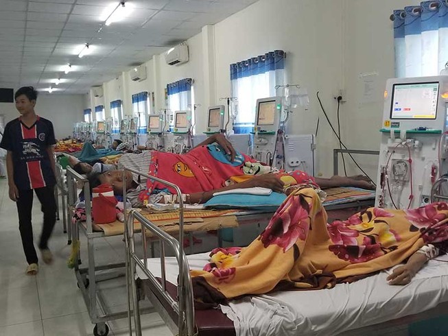 Vì sao dịch lọc thận cùng hãng lại có hai giá khác nhau?