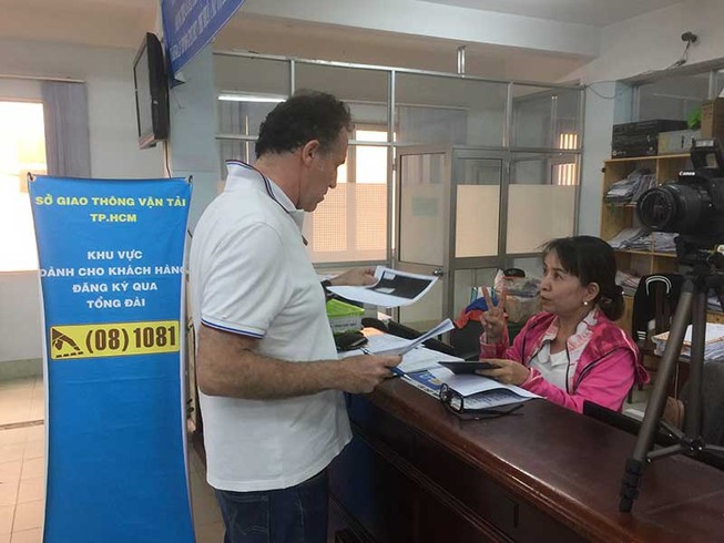 Đưa bằng lái xe đến tận nhà dân