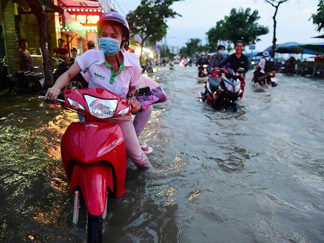 ‘Điểm mặt’ những bờ bao, kè sông TP.HCM có nguy cơ sạt lở