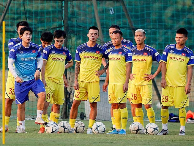 Thầy Park lo cầu thủ tịt ngòi và chấn thương