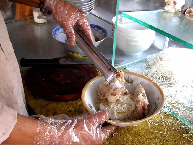 Siết chặt thức ăn đường phố