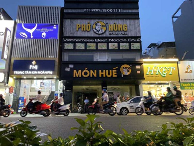 Chuỗi Món Huế lỗ cả trăm tỉ đồng