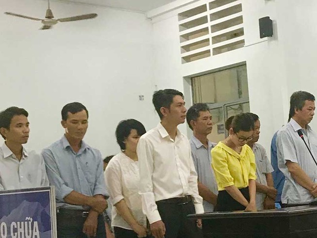 Vụ án kéo dài vì… xà quần với tội danh