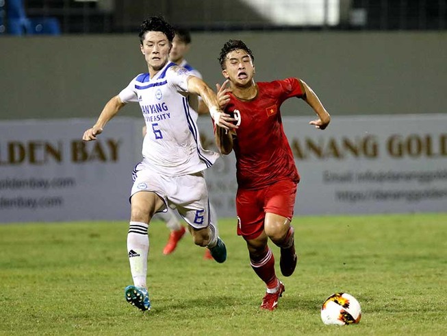 Chủ nhà Việt Nam thắng đội trường đại học của thầy Park
