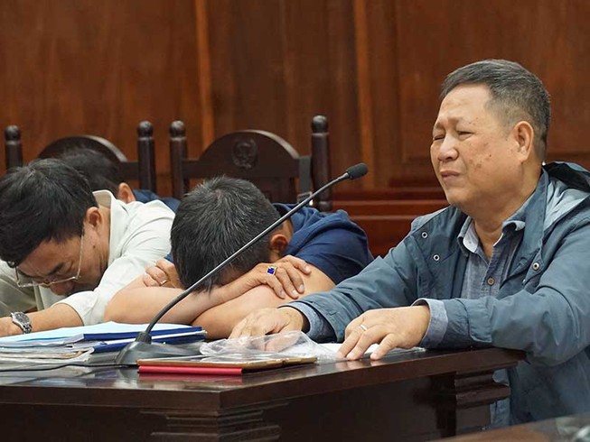 Nước mắt tại phiên xử vụ án đường Hồ Chí Minh