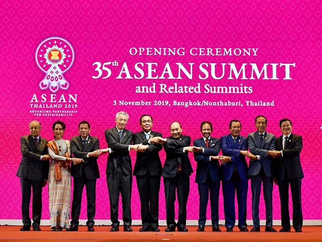 Biển Đông tỏa nhiệt ở Hội nghị Cấp cao ASEAN